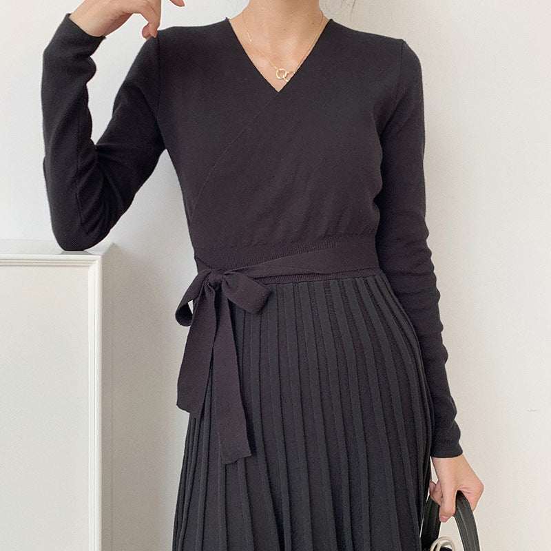 Temperament V-Neck Pleated Knitted Dress
