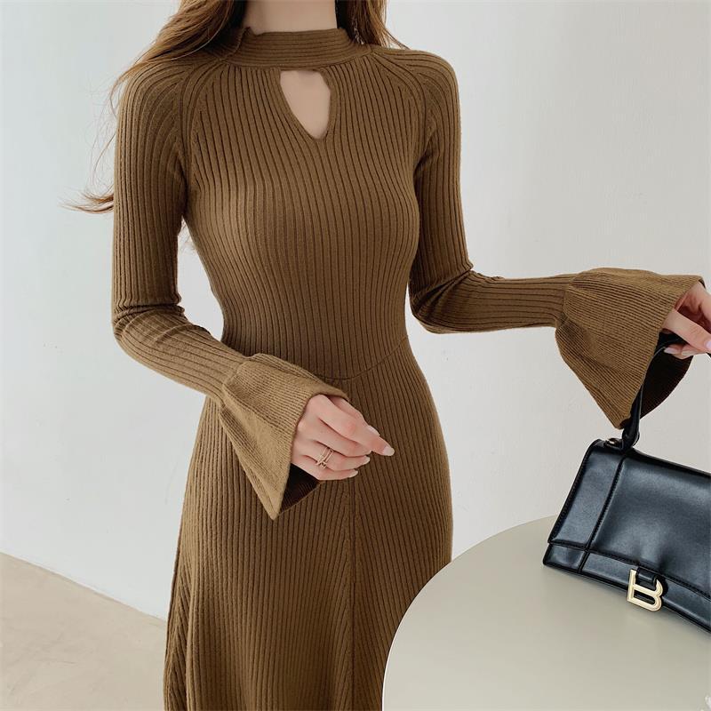 Elegant knitted front and rear two-wear niche dress in winter