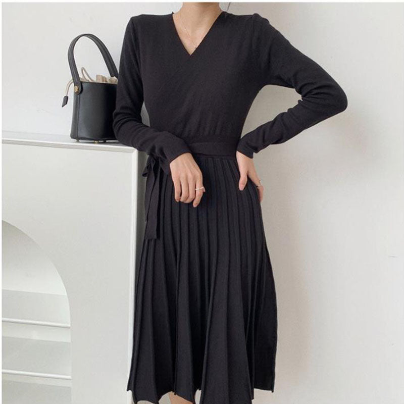 Temperament V-Neck Pleated Knitted Dress