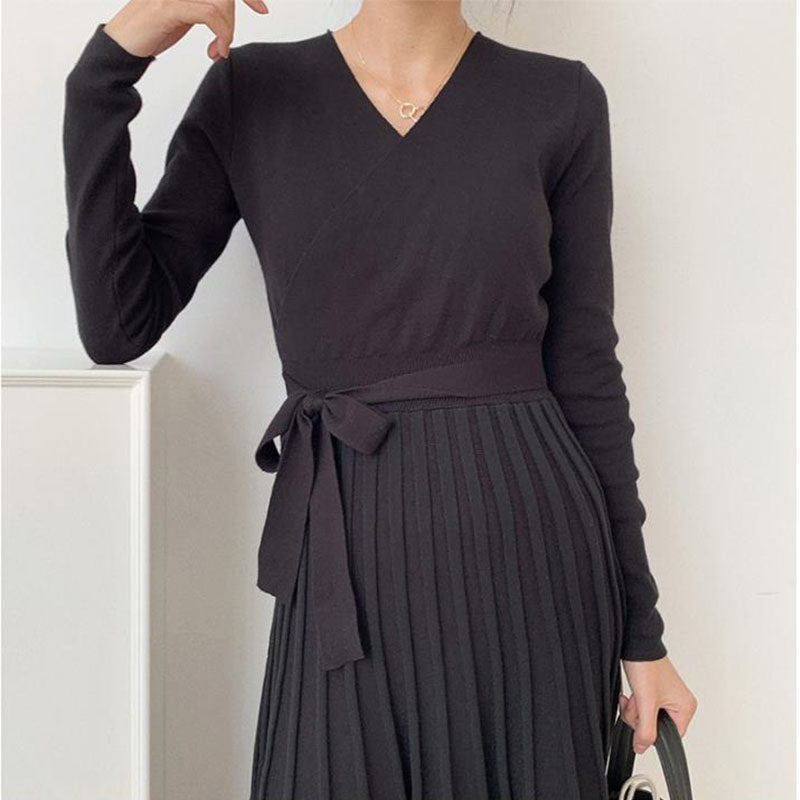 Temperament V-Neck Pleated Knitted Dress
