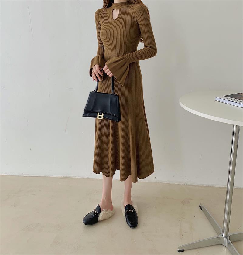 Elegant knitted front and rear two-wear niche dress in winter