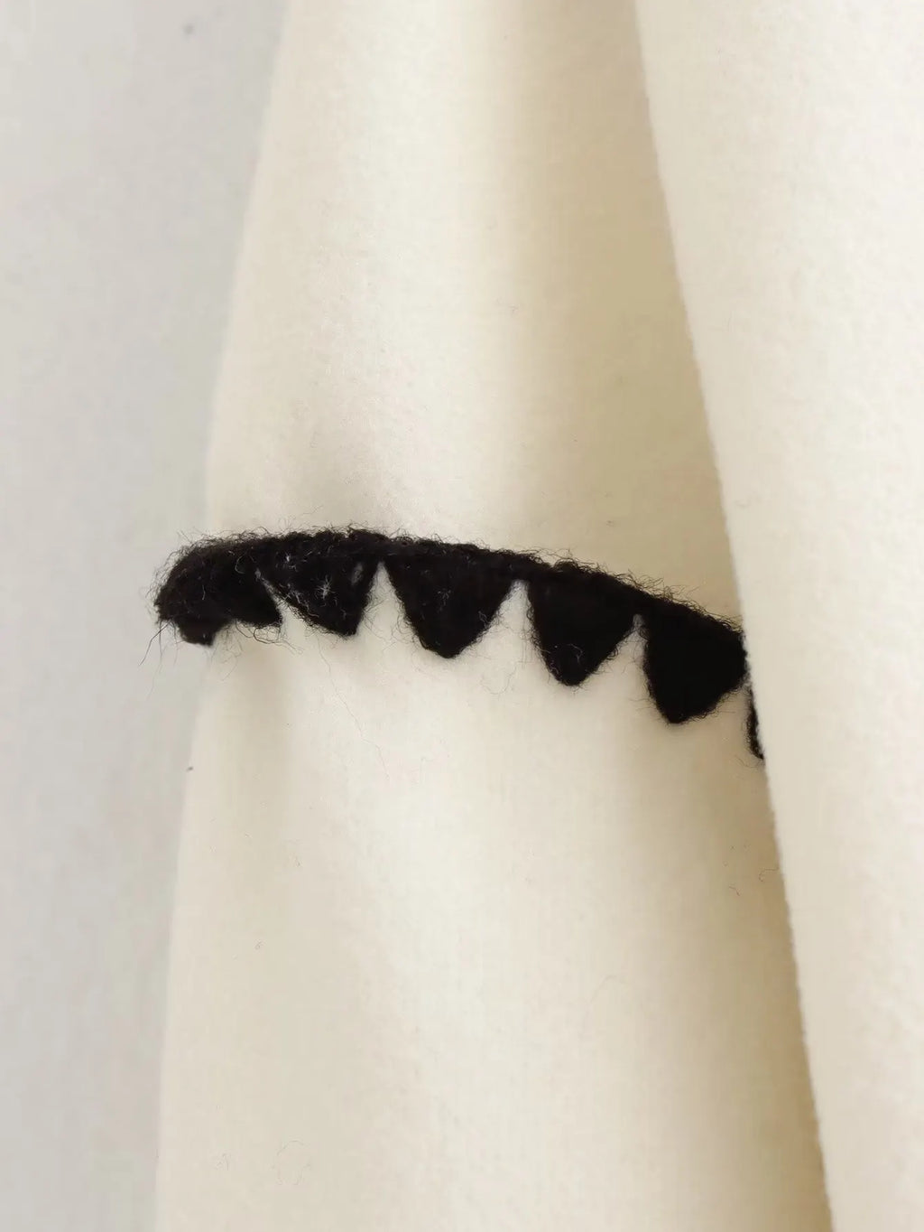 Elegant Crew-neck Edge Color Contrast Coat