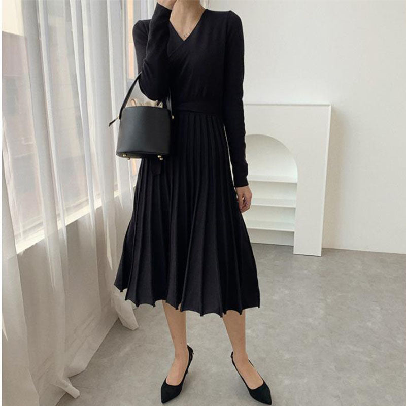Temperament V-Neck Pleated Knitted Dress