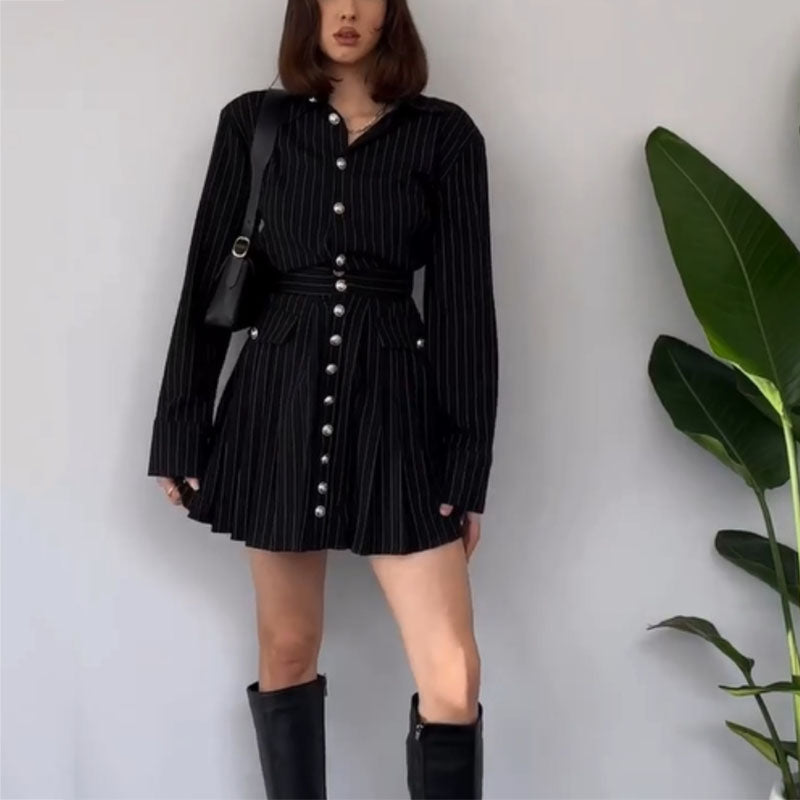 Elegant and Fashionable Black Pleated Dress