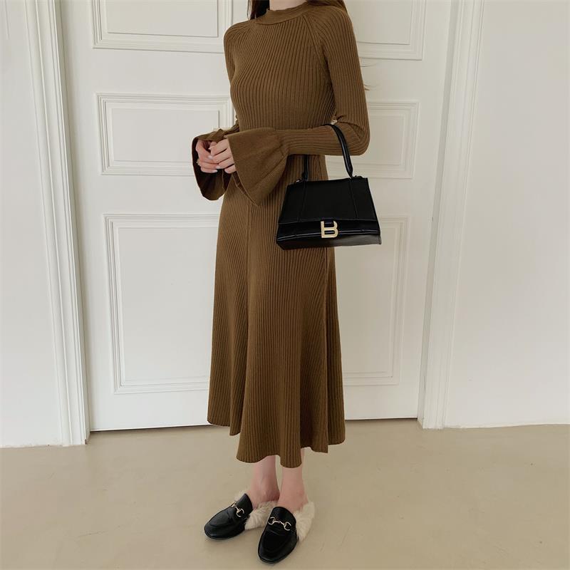 Elegant knitted front and rear two-wear niche dress in winter