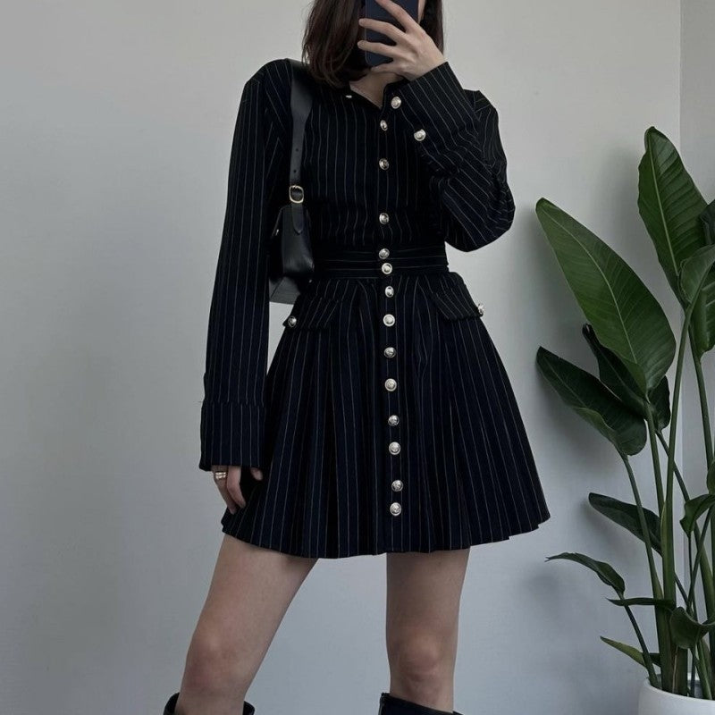 Elegant and Fashionable Black Pleated Dress