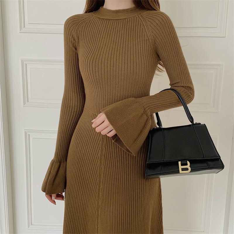 Elegant knitted front and rear two-wear niche dress in winter