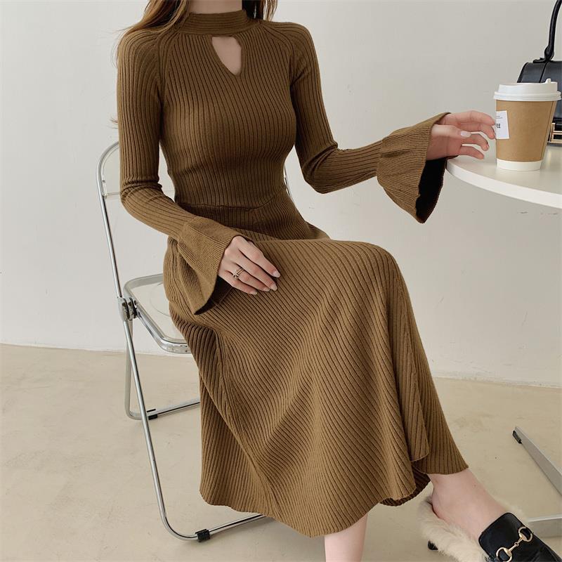 Elegant knitted front and rear two-wear niche dress in winter