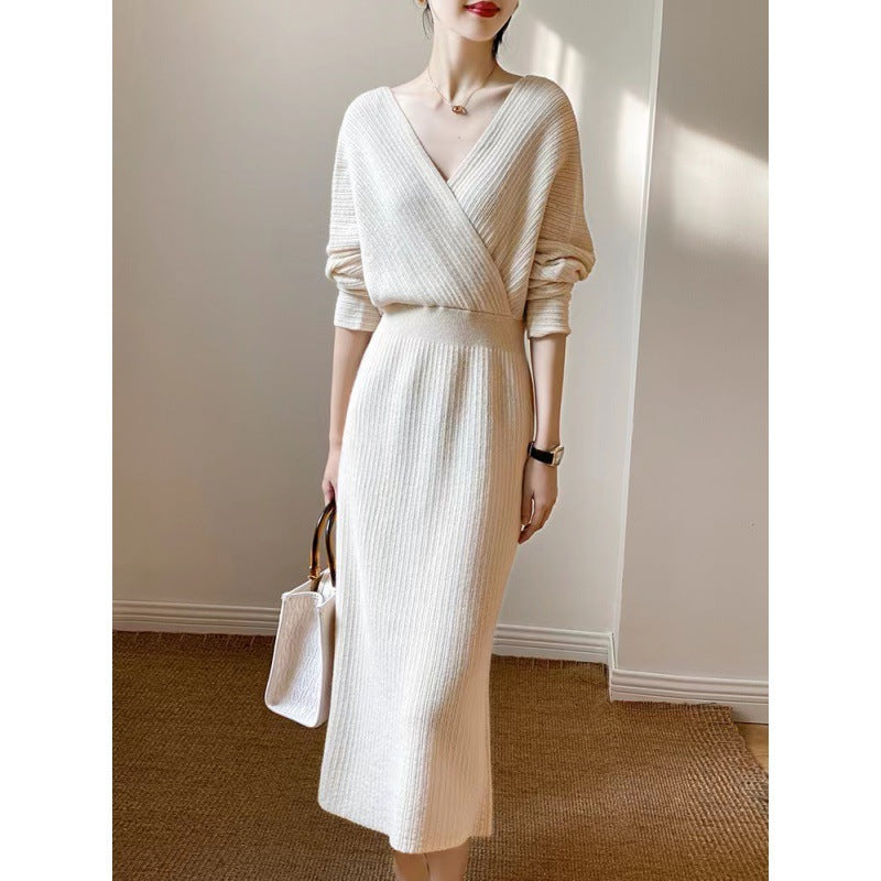 Design sense V-neck hip knitted dress
