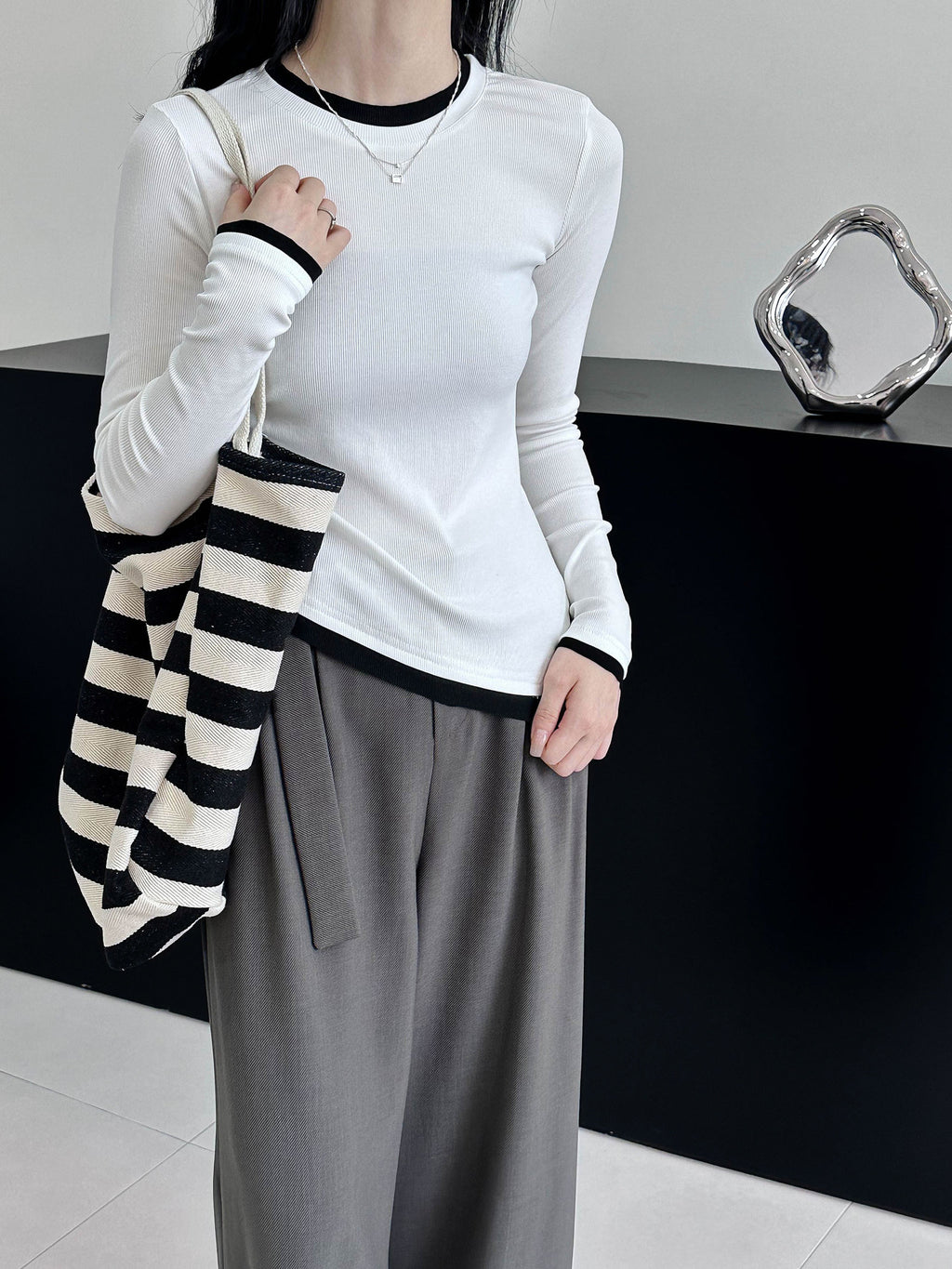 Asymmetric Hem Contrast Trim Long Sleeve Shirt