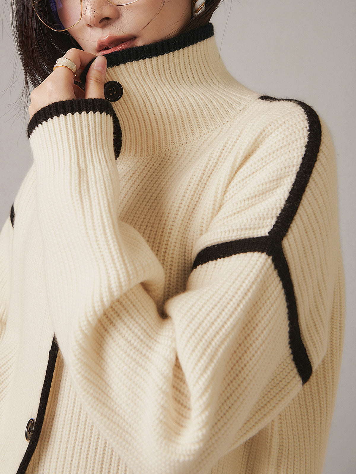 Contrast Trim Mockneck Sweater