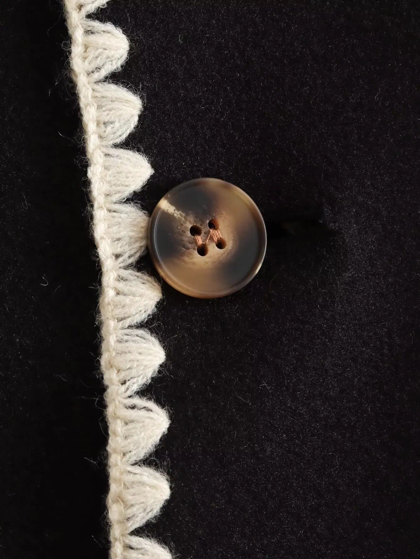 Elegant Crew-neck Edge Color Contrast Coat