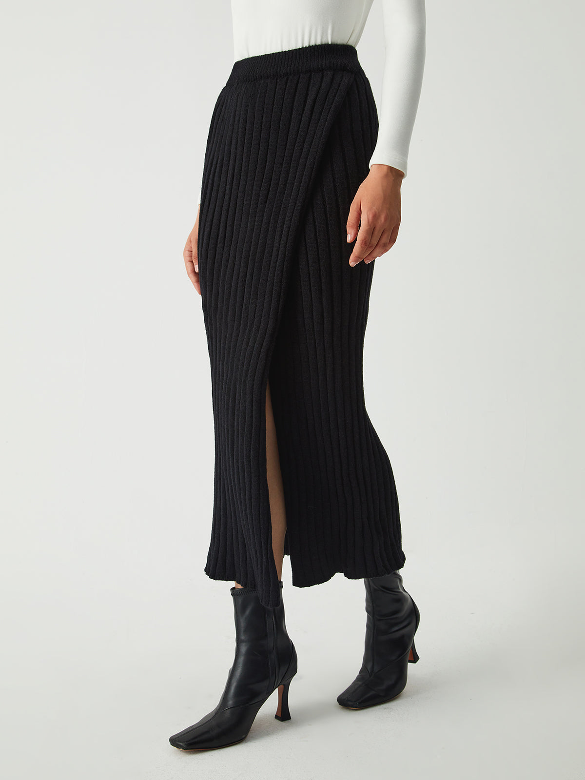 Effortless Rib Slit Skirt