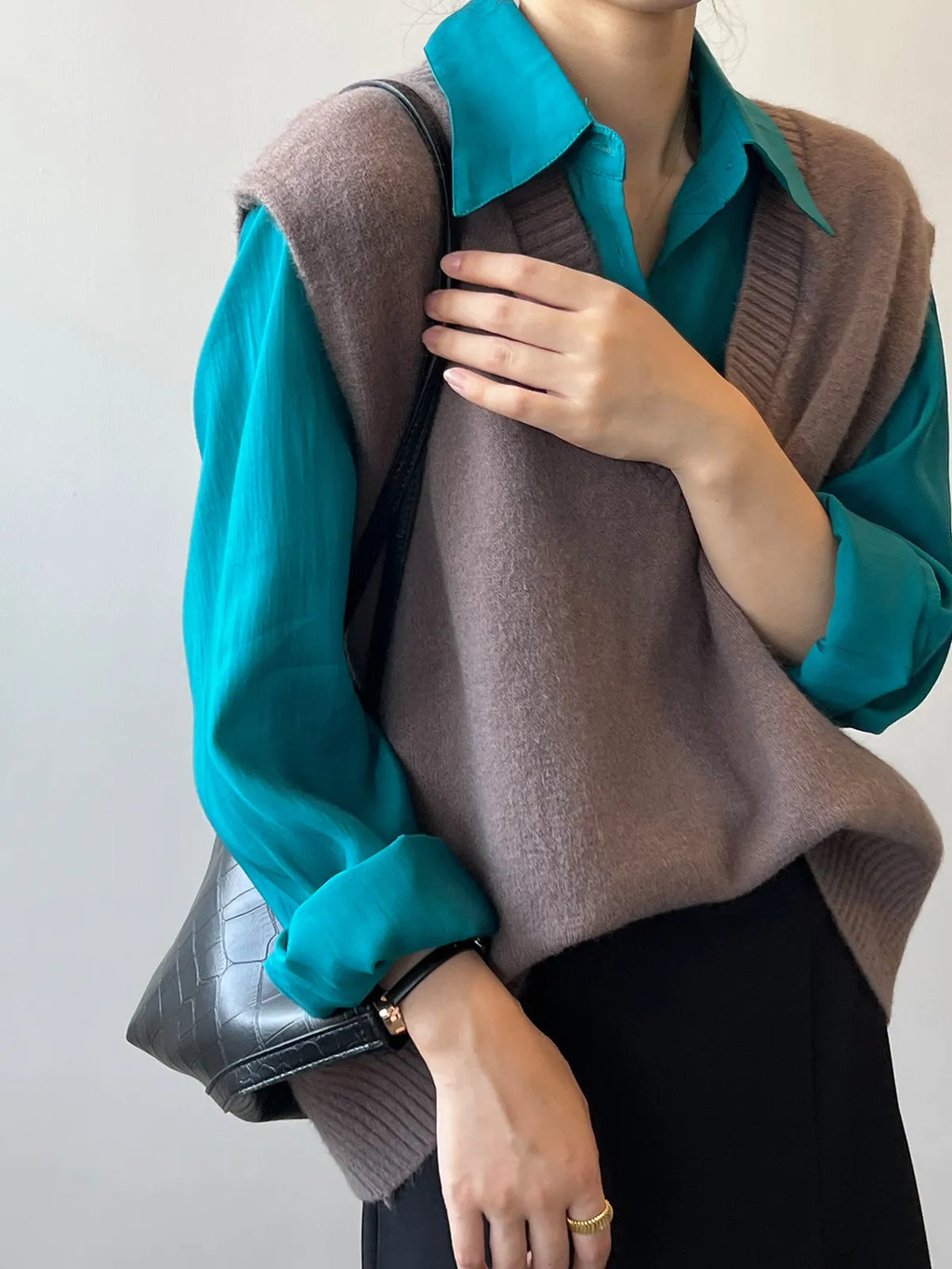 V-Neck Soft Waxy Loose Knit Vest