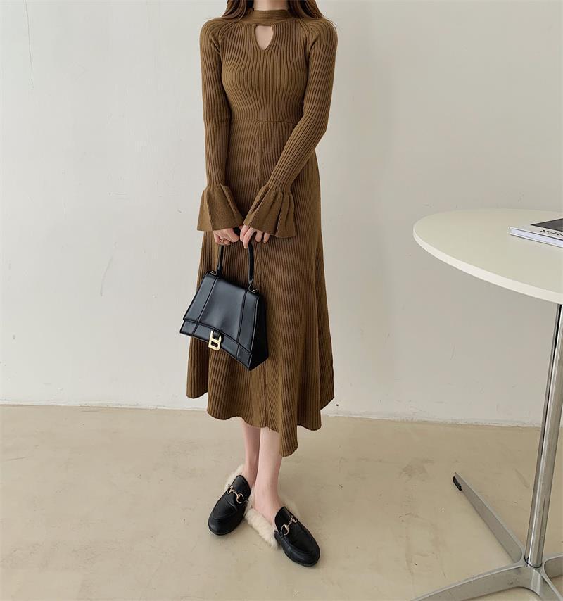 Elegant knitted front and rear two-wear niche dress in winter
