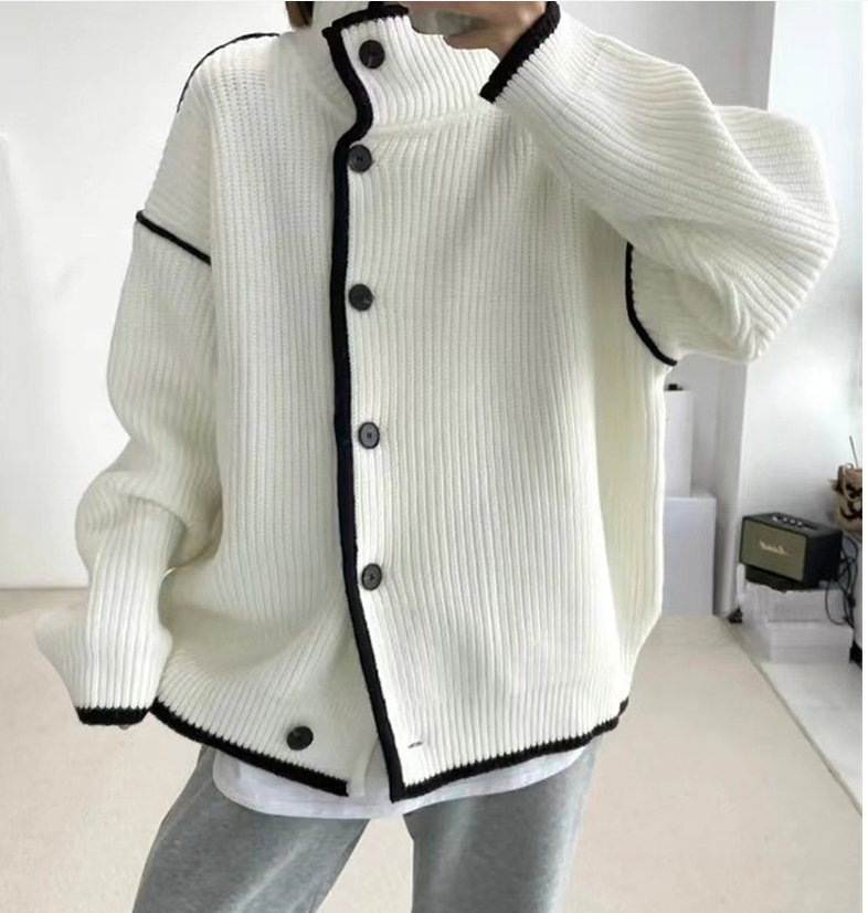 Contrast Trim Mockneck Sweater