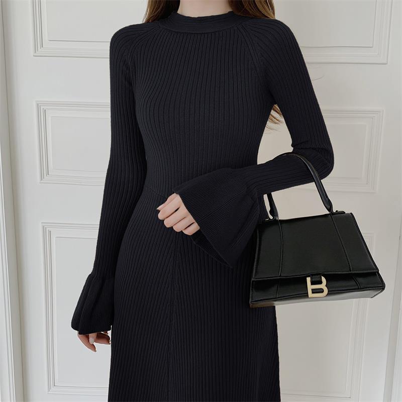 Elegant knitted front and rear two-wear niche dress in winter