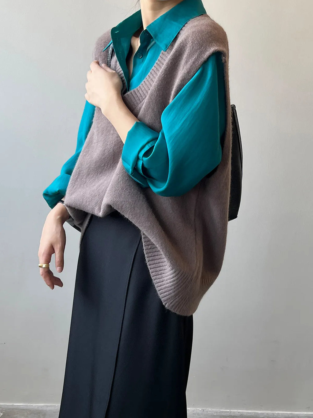 V-Neck Soft Waxy Loose Knit Vest