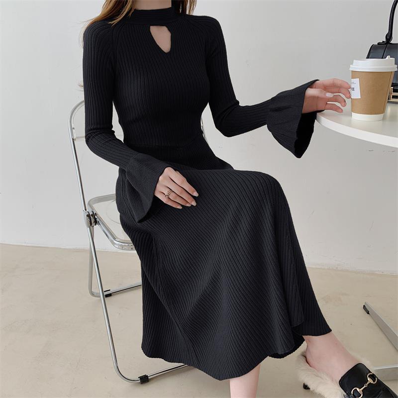Elegant knitted front and rear two-wear niche dress in winter